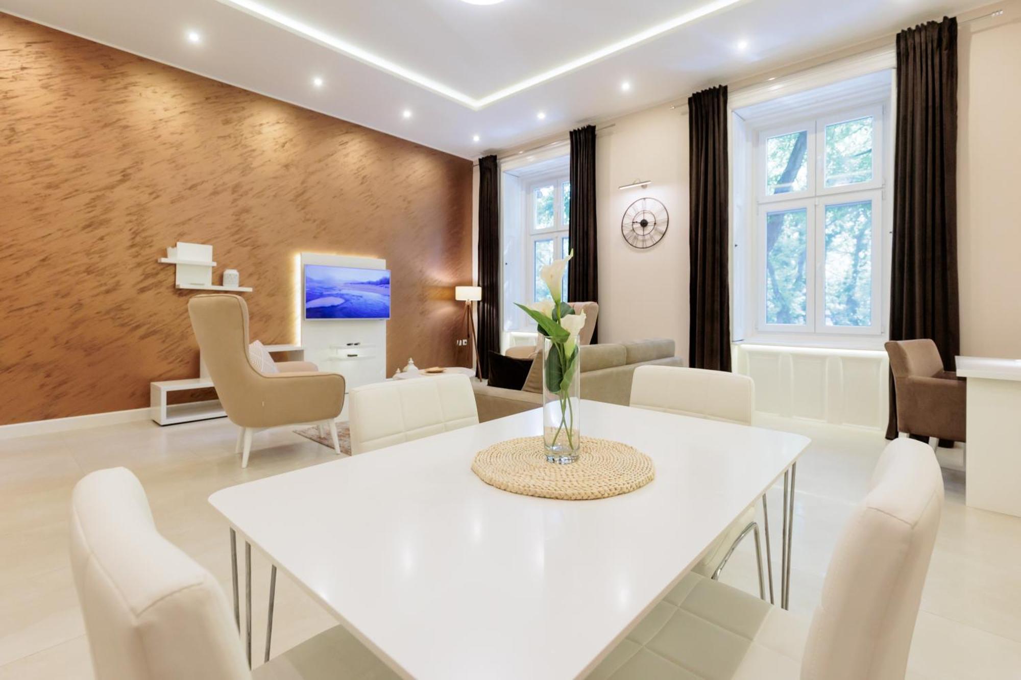 סובוטיקה Apartman Mirakul מראה חיצוני תמונה